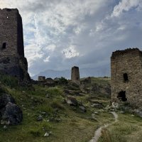 Эхо прошлого в горах. :: Сергей Адигамов