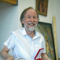 "Новые заслуженные награды греют душу художника"© :: Владимир Макаров "Новые заслуженные награды греют душу художника"© :: Владимир Макаров