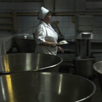 Ночная смена на хлебокомбинате :: александр 