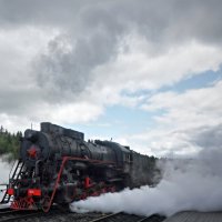 Прибытие поезда на станцию Рускеала :: Andrey Lomakin