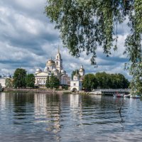 На озере Селигер :: Владимир Новиков