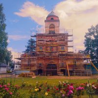 Надвратный храм с колокольней :: Сергей Кочнев