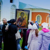 Проход под иконою :: Сергей Кочнев