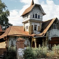 ЗДЕСЬ ЧАСОВЩИК ЖИЛ... С КУКУШКАМИ :: Юрий Вовк