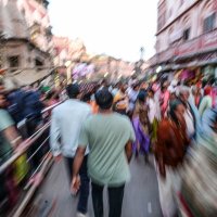 Проход между двумя тольпамы :: Георгий А Проход между двумя тольпамы :: Георгий А