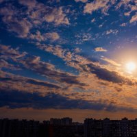 ..восход солнца над городом :: Pasha Zhidkov