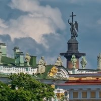 Фигура Ангела с крестом — "Сим победиши" :: Сергей Шатохин Фигура Ангела с крестом — "Сим победиши" :: Сергей Шатохин