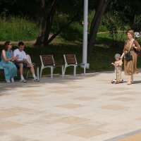 Коломенское :: Лютый Дровосек Коломенское :: Лютый Дровосек