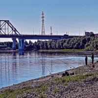Июль...У моста-клюет! :: Владимир 