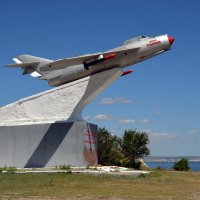 памятник-самолёт «МИГ-15» :: Сергей М 
