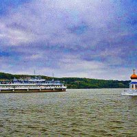 Июль...Туристический теплоход на Оби. :: Владимир 