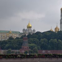 Пасмурная Москва :: <<< Наташа >>>