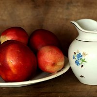 Натюрморт с нектаринами... :: Андрей Заломленков Натюрморт с нектаринами... :: Андрей Заломленков