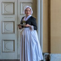 И вот шоколадница обернулась... :: Валерий Паршин И вот шоколадница обернулась... :: Валерий Паршин