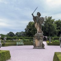 ** :: Александр Липовецкий