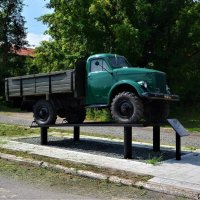 Алатырь. Памятник автомобилю ГАЗ - 63. :: Пётр Чернега