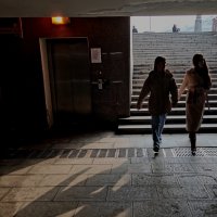В переходе. Силуэты и тени. :: Любимова Ольга 