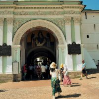 Святые ворот Троице-Сергиевой лавры. :: Татьяна Помогалова