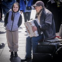 Внучка и дед. :: Александр 