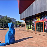 Кот у торгового центра. :: Валерия Комова Кот у торгового центра. :: Валерия Комова