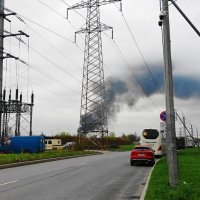 За гаражами горит склад :: Виктор Никитенко