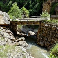 Горный мост. :: Александр Кондаков