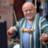 По шашлыку... :: Михаил Столяров
