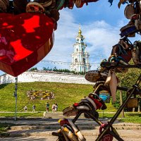 Колокольня, сердце и цветочные часы :: Дмитрий Печенкин