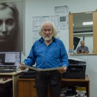 Автопортрет с Бахаревым и портретом Насти,  аранжированный почти профилем Богульского :: Валерий Михмель 