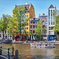 Каналы, лодочки и разноцветные домики :: Валерий Готлиб