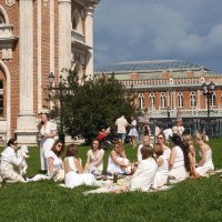 Молодые мамы. :: Лютый Дровосек