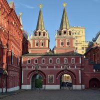 Воскресенские ворота :: <<< Наташа >>>