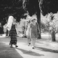 Идём на пляж (чб) :: Сергей Царёв