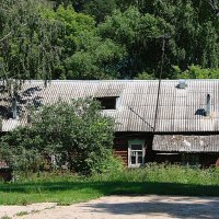 Он не низок , не высок , только в землю чуть не врос,,,) :: Анатолий Колосов