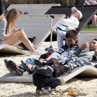 отдых на песочке :: Олег Лукьянов отдых на песочке :: Олег Лукьянов