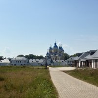 Дорога от монастыря на Святую гору... :: Наталия Павлова