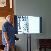 экскурсовод в особняке Сухозанета :: zavitok *