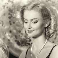 Элегантность в каждом движении: портрет в стиле ретро :: Джованни Луче Элегантность в каждом движении: портрет в стиле ретро :: Джованни Луче