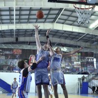 В борьбе за мяч :: Александр Гриднев