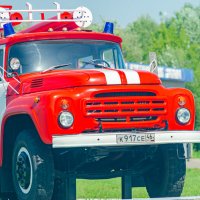 памятник пожарному ретро-автомобилю ЗИЛ-130. город Курск :: Руслан Васьков памятник пожарному ретро-автомобилю ЗИЛ-130. город Курск :: Руслан Васьков