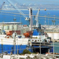 Морской порт работает. :: Валерьян 