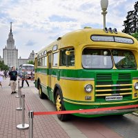 Выставка автомобилей. :: Владимир Мигонькин