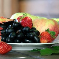 Фруктовая тарелка :: Oleg S