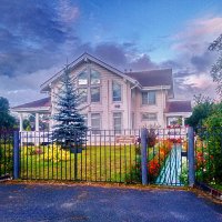 Белая усадьба :: Сергей Кочнев