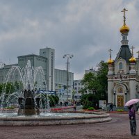 Фонтан "Каменный цветок" и часовня святой Екатерины, Екатеринбург :: Сергей Шатохин Фонтан "Каменный цветок" и часовня святой Екатерины, Екатеринбург :: Сергей Шатохин