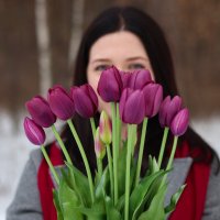 Девушка и тюльпаны :: Валерия .