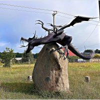 Дракон на валуне. :: Валерия Комова