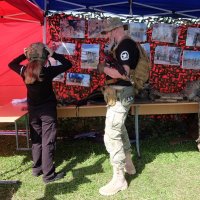 Ей бы шляпку с цветочками, но она выбирает другое. :: Люба Ей бы шляпку с цветочками, но она выбирает другое. :: Люба