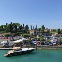 Под небом голубым!  Пескьера-дель-Гарда, Италия. :: Галина 