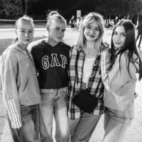 4 девули на Кургане :: Евгений 